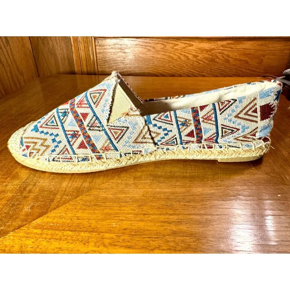 Minnetonka Slip On Fabric Native American Geometric Pattern W9M Comfort